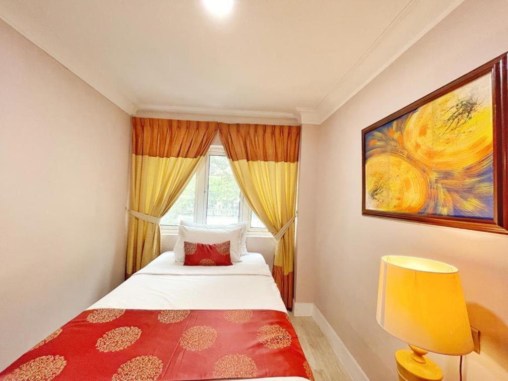 Hotel The Avenue M 3*