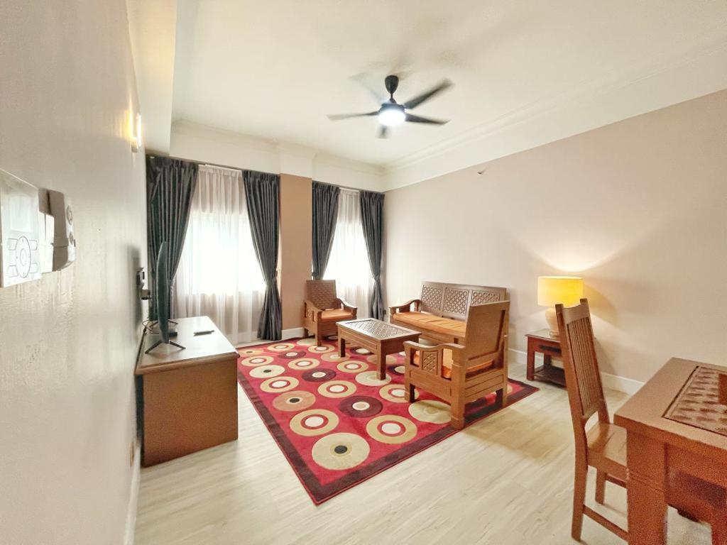 Hotel The Avenue M 3*